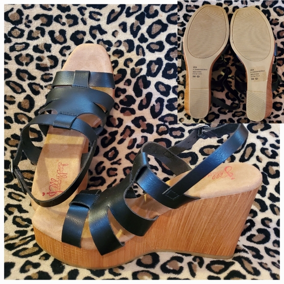 Jellypop Memory Foam Wedge Platforms 9M Black Strappy Sandal Black 4" Heel NWT - Picture 9 of 11